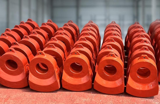 Cement Plant Crusher Hammers Set a New Benchmark in Wear Resistance – High Manganese Steel Embedded 